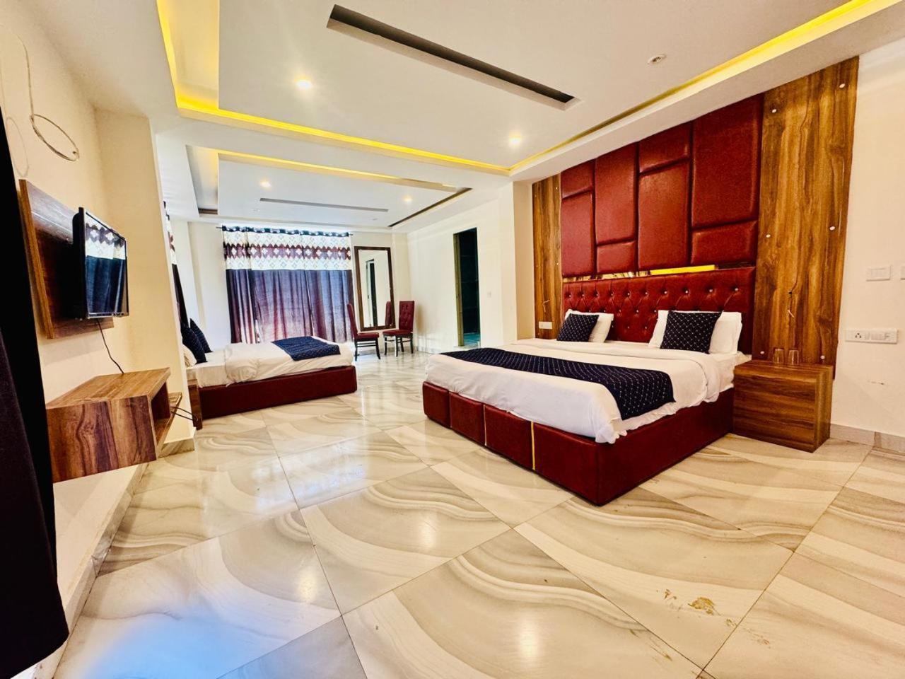 Royal Majestic View Point Lodge Манали Экстерьер фото