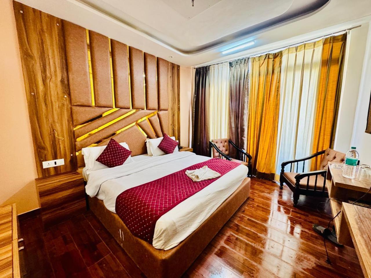 Royal Majestic View Point Lodge Манали Экстерьер фото
