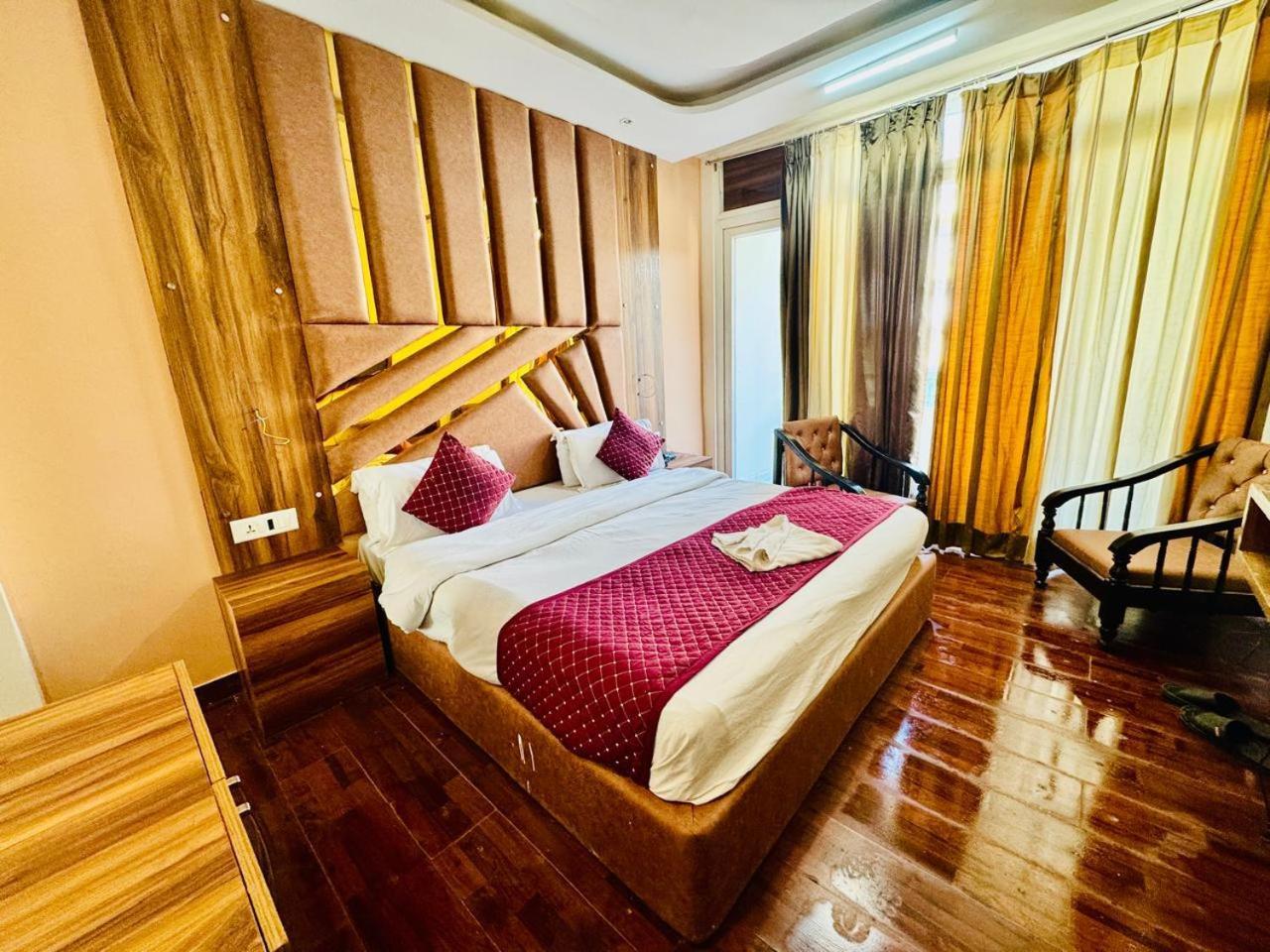 Royal Majestic View Point Lodge Манали Экстерьер фото