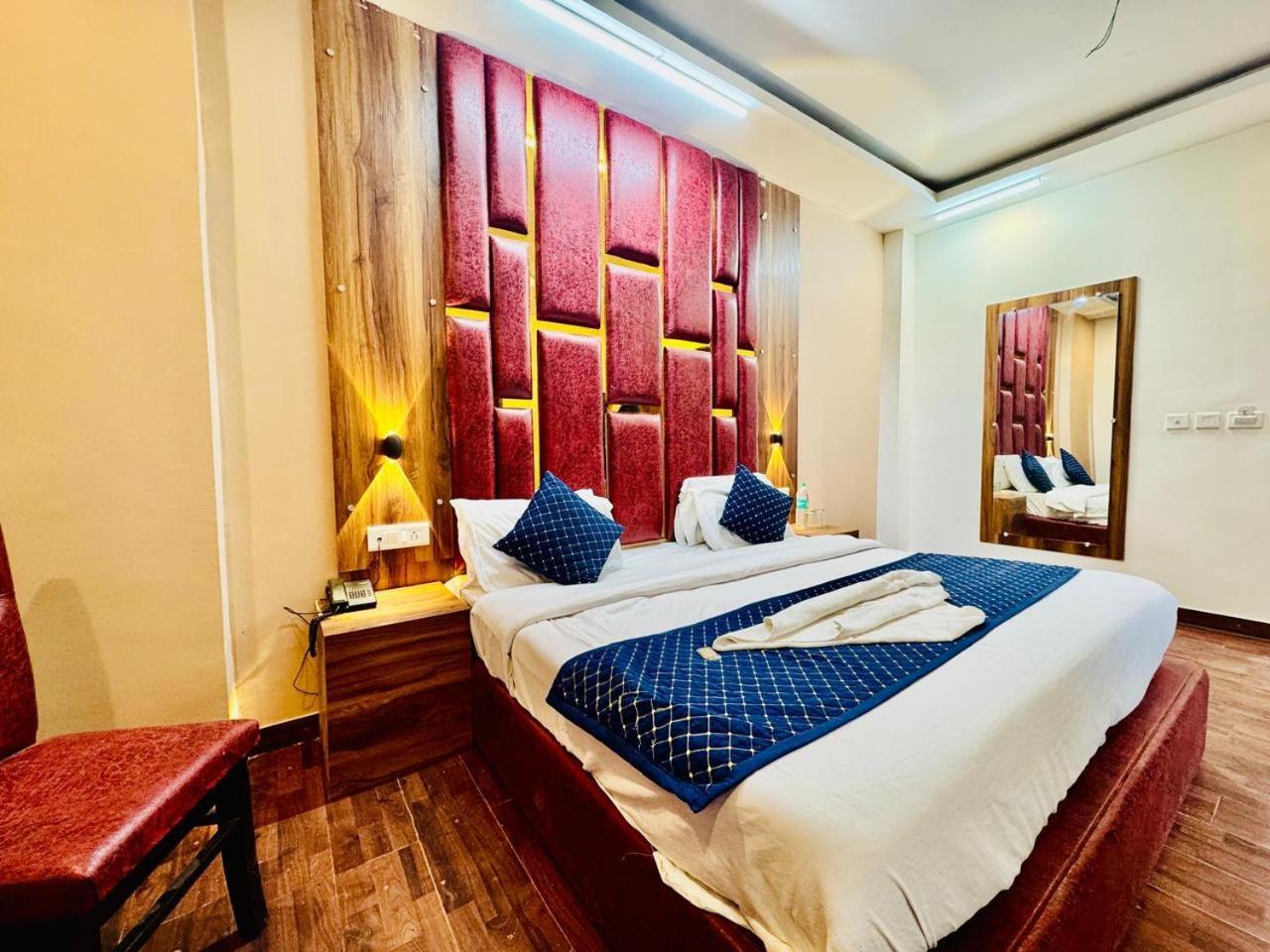 Royal Majestic View Point Lodge Манали Экстерьер фото