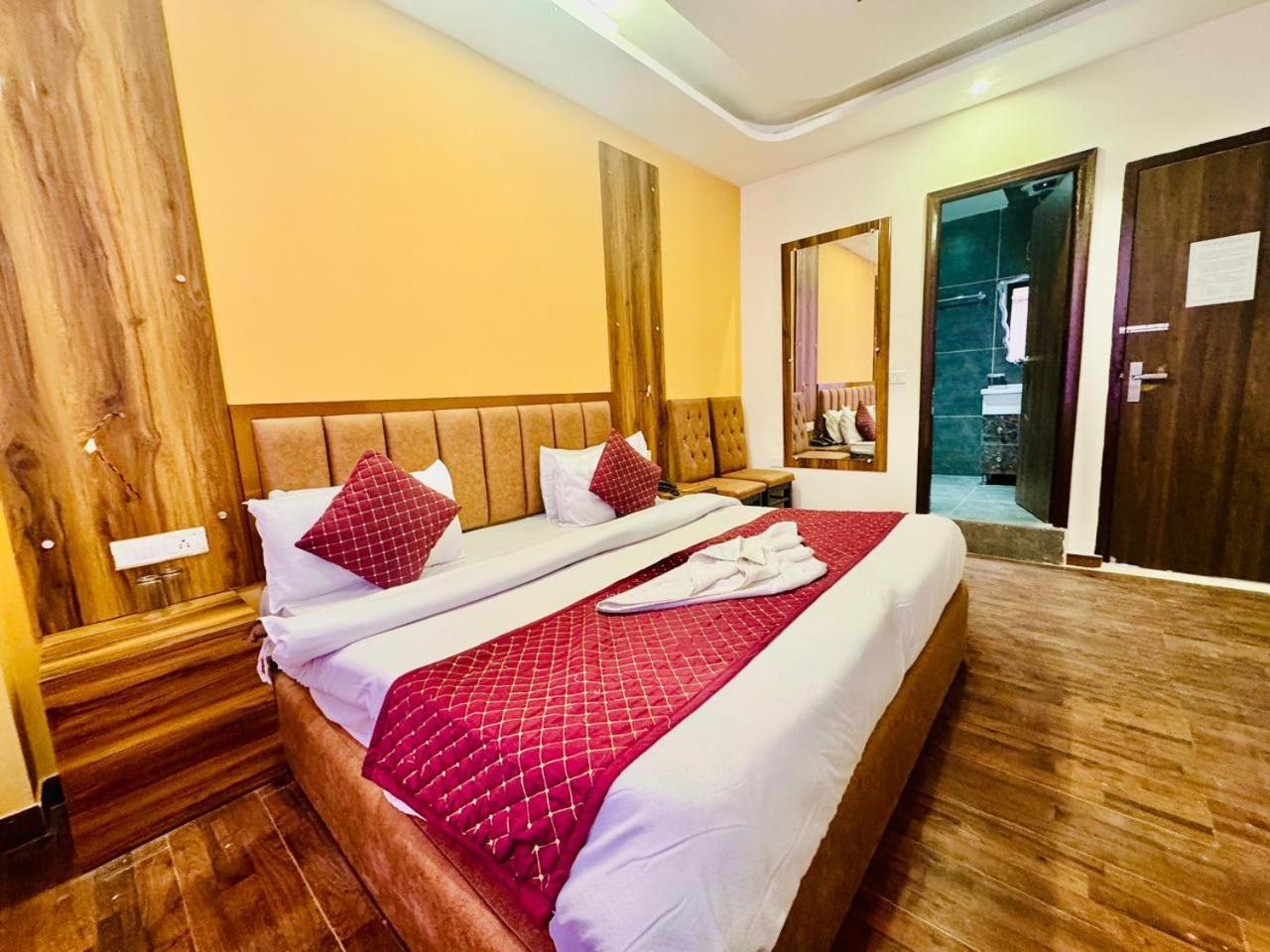 Royal Majestic View Point Lodge Манали Экстерьер фото